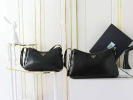 Picture of Prada Handbags _SKUfw182634707fw